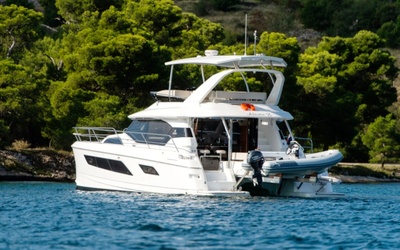 Aquila  44 Yacht