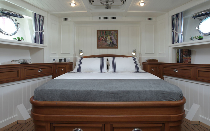 Reliant 93 Motor Yacht