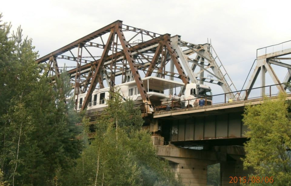 Rearrangement of the decking as the road train progresses