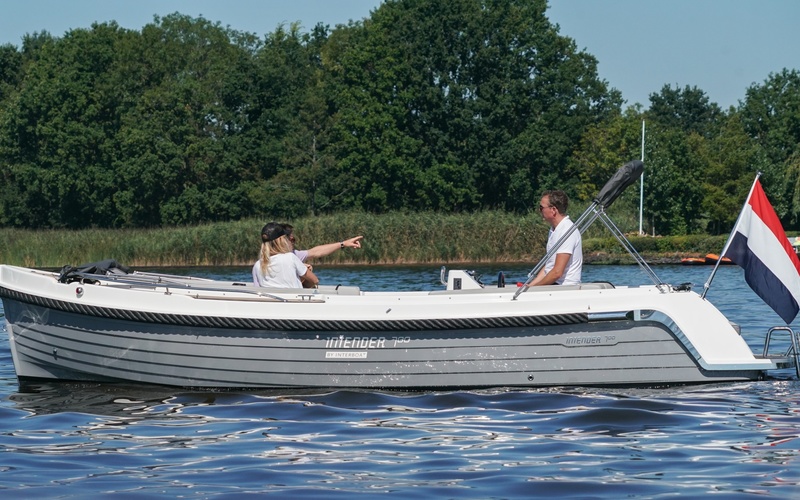 Interboat Intender 700