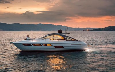 Pershing 5X
