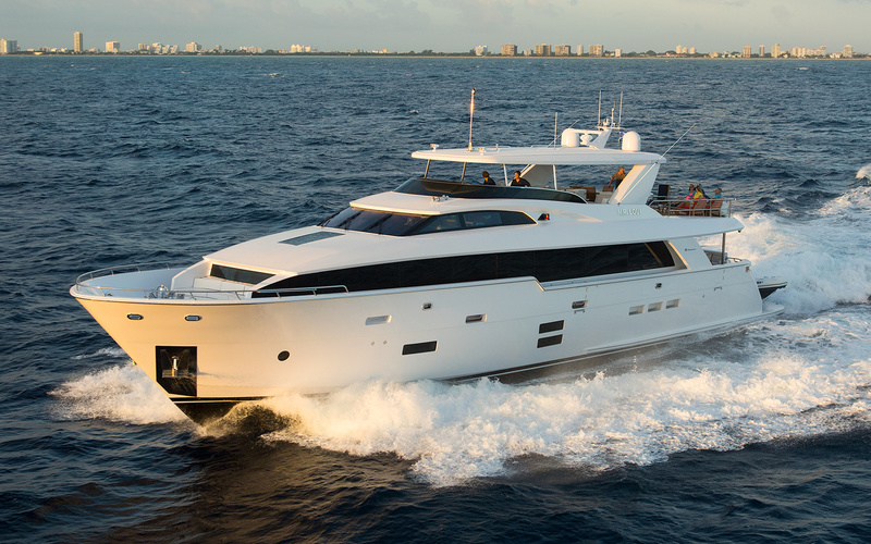 Hatteras 100 Raised Pilothouse