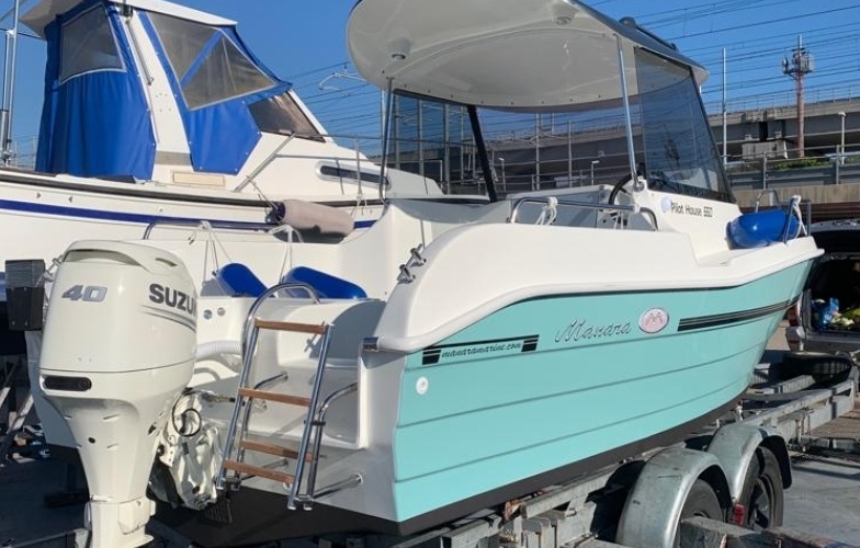 Manara 550 Pilothouse