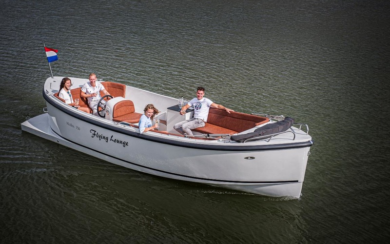 Maxima 750 Flying Lounge