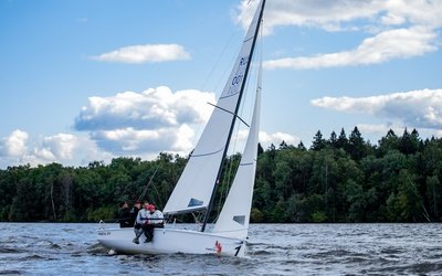Ракета-Яхтс 670
