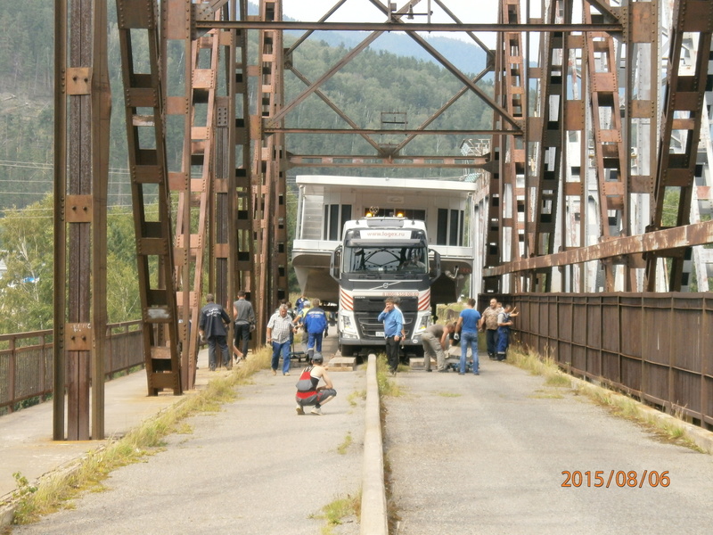 Hausbot transportation by Logex