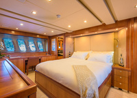 The owner's apartment is an example of traditional elegance. Only the best and most expensive materials are used.