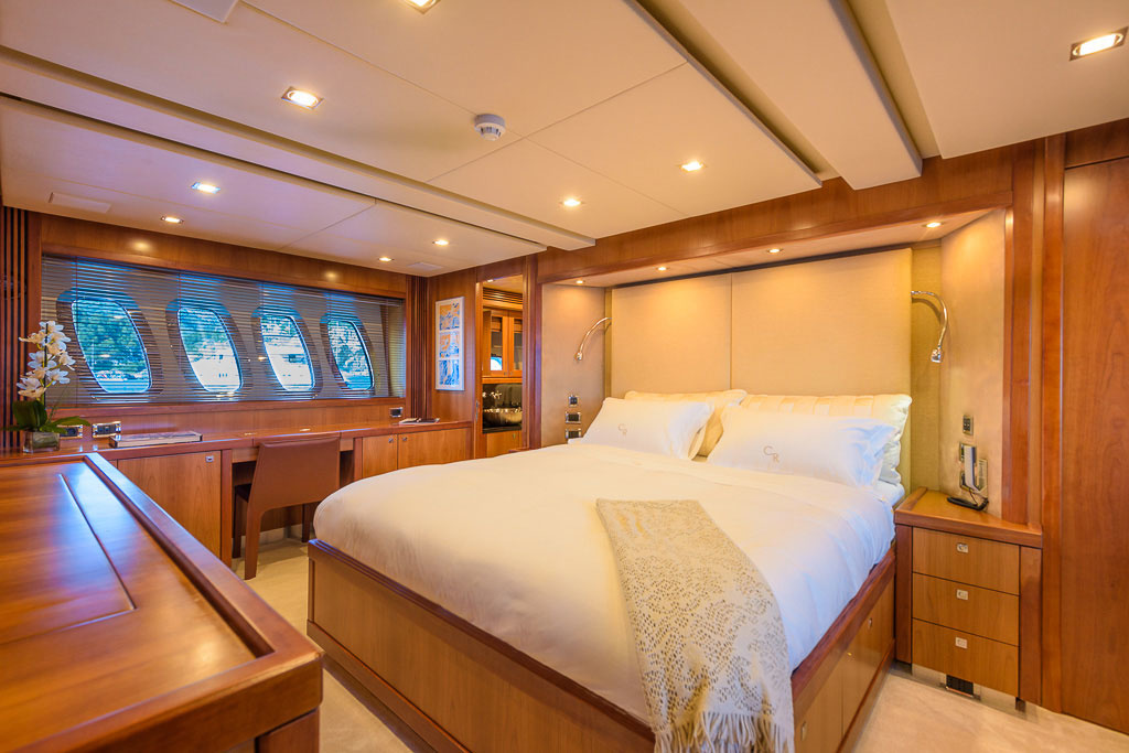 The owner's apartment is an example of traditional elegance. Only the best and most expensive materials are used.