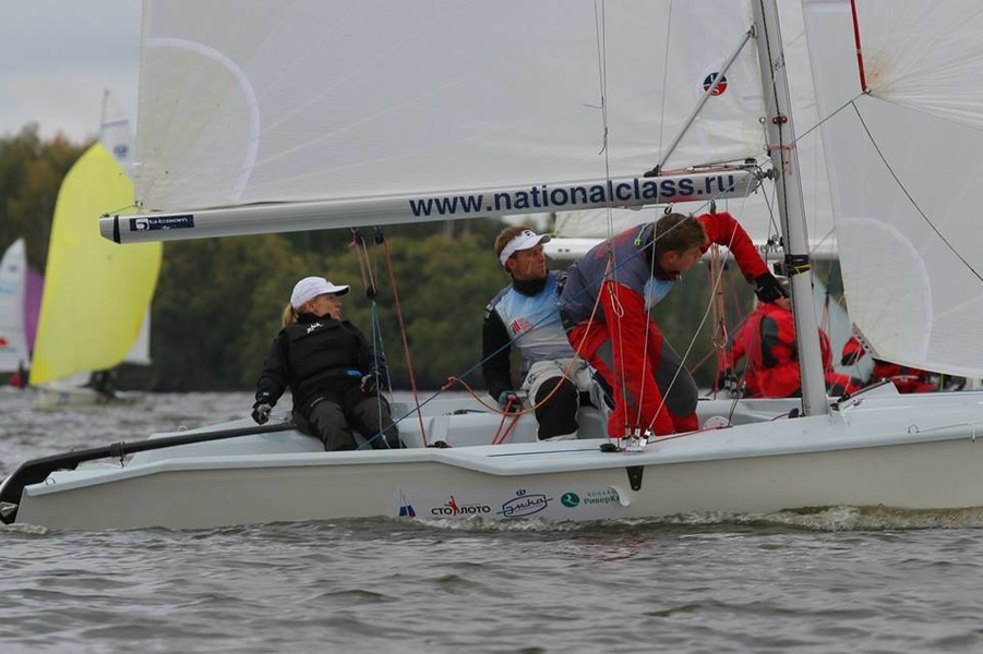 RUS 75 crew: helmsman Svetlana Sorokina, at schools Artem Markov and Artem Basalkin.