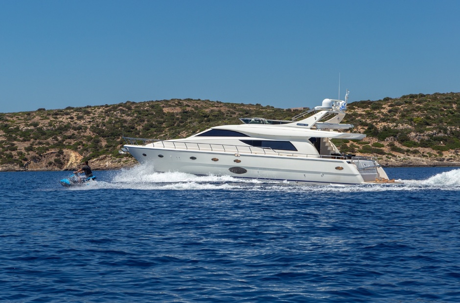 Custom Boats Legend