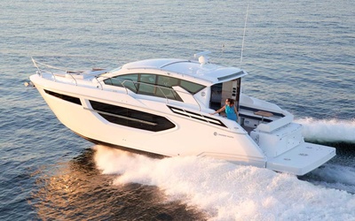 Cruisers Yachts 42 Cantius