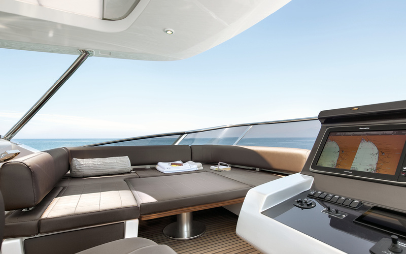 Azimut 83
