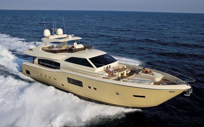 Ferretti Altura 840