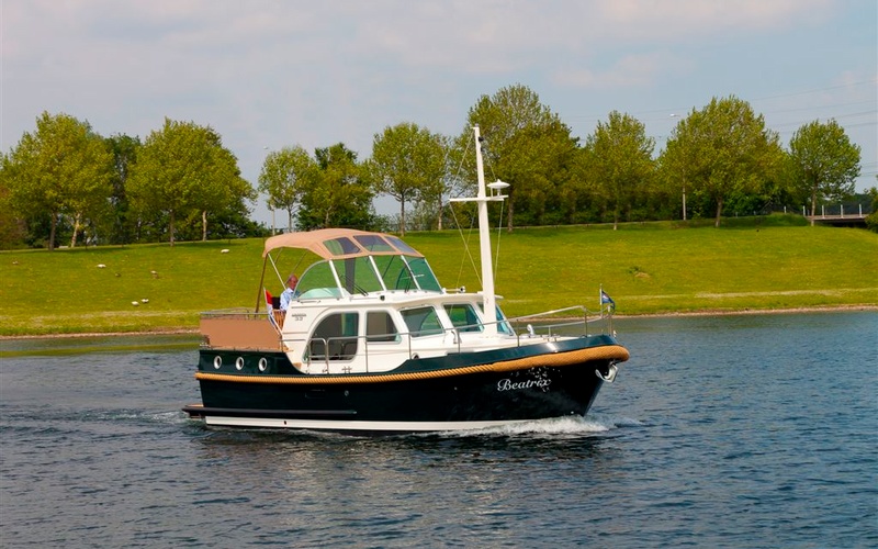 Linssen 32 AC