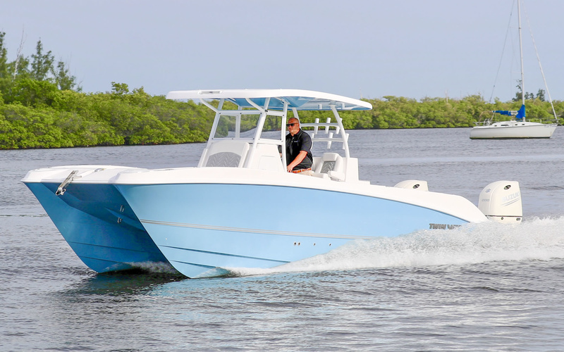 Twin Vee 280 Center Console GFX