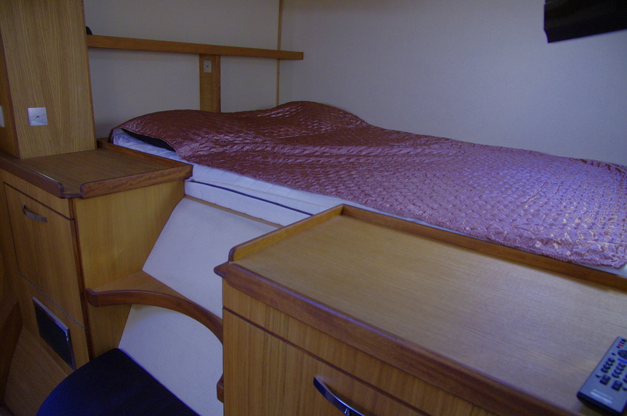 Guest cabin