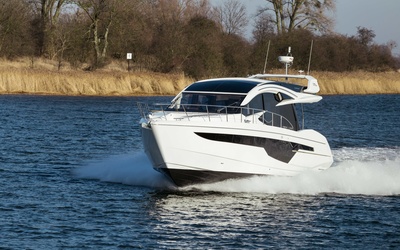 Galeon 510 Skydeck