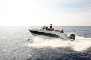 Quicksilver Activ 805 Sundeck