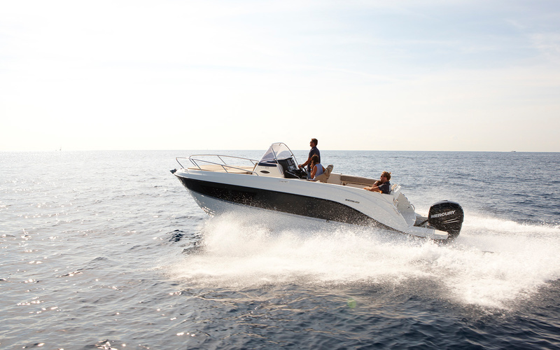 Quicksilver Activ 805 Sundeck
