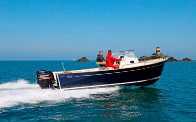 Rhea 27 Escapade