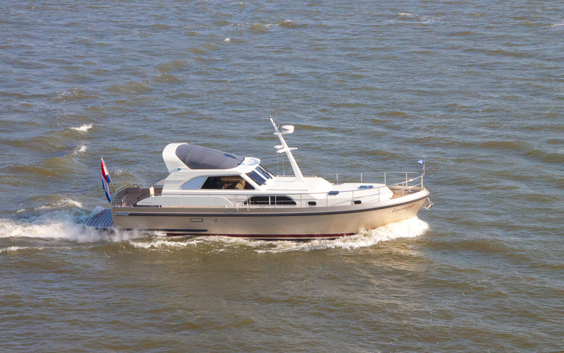 Linssen Range Cruiser 430 Sedan Variotop