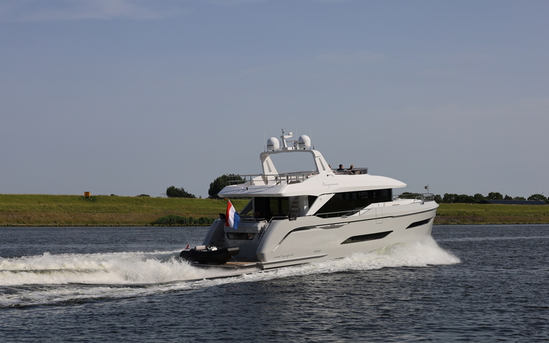 Van den Hoven Voyager 61