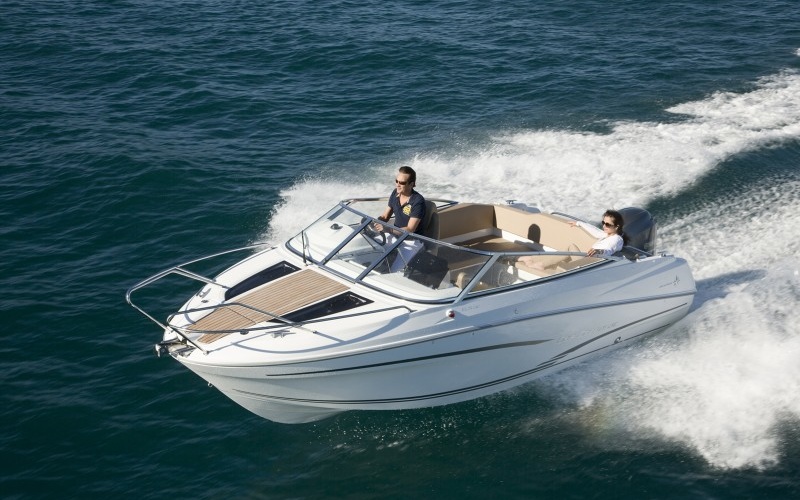 Jeanneau Cap Camarat 6.5 DC Serie 2