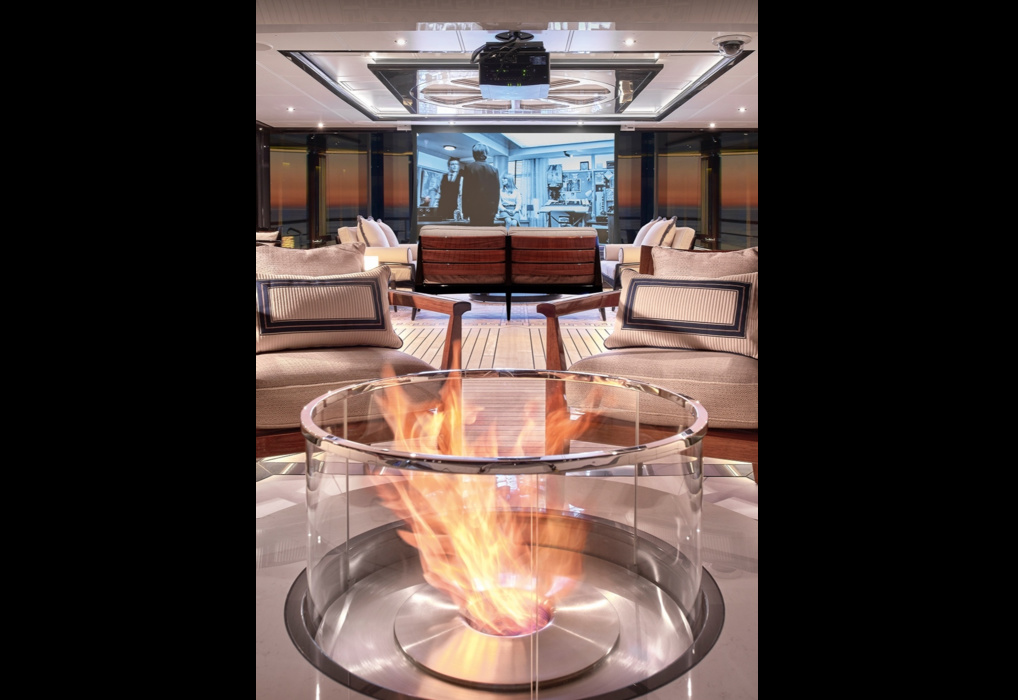 The situation on board is literally and figuratively warm. The yacht has as many as three fire bowls, two of which are open air.