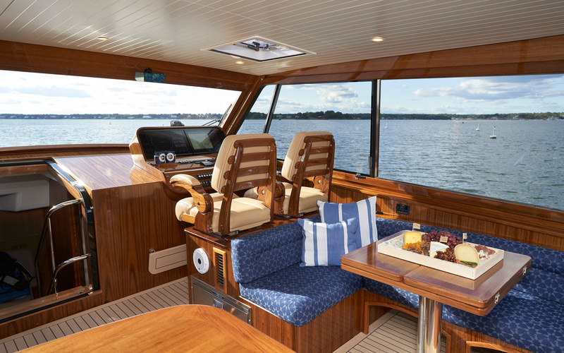 Boston BoatWorks Daychaser 48