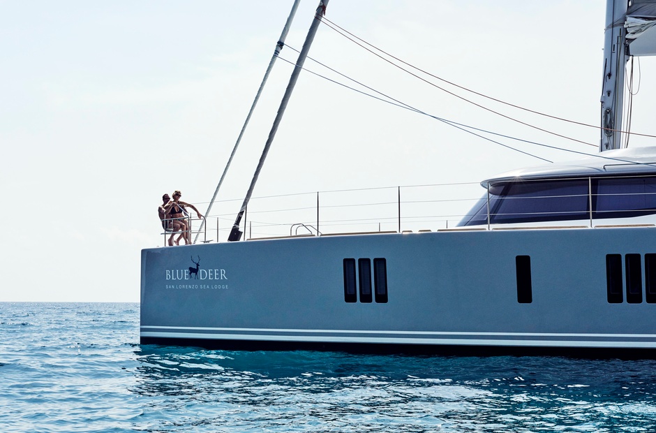 Sunreef Blue Deer