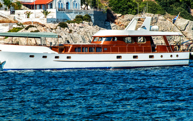 Custom Boats Amanda