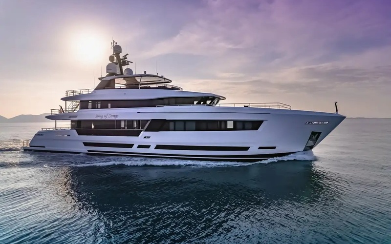 Privateer Trawler 84