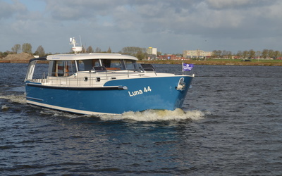 Brandsma Luna 44