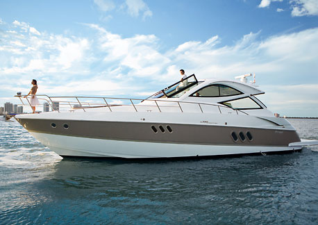 Cruisers Yachts 520 Sports Coupe
