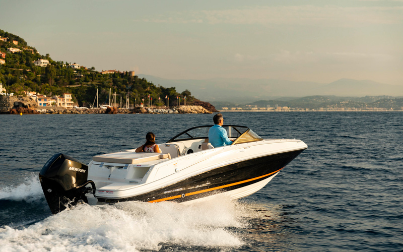 Bayliner VR5 Bowrider Outboard