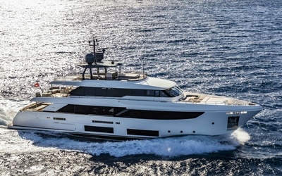 Custom Line Navetta 33