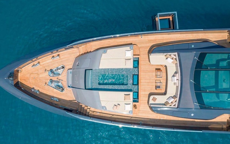 Privateer Flybridge 56