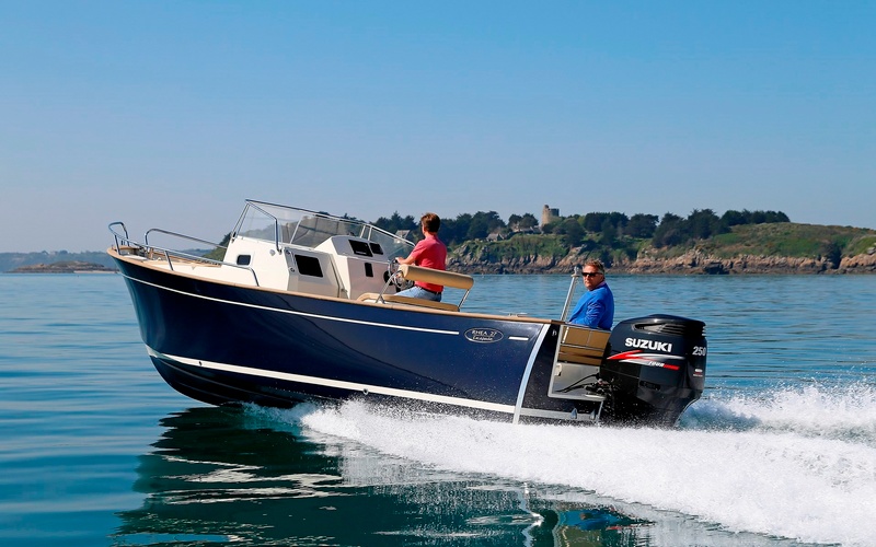 Rhea 27 Escapade