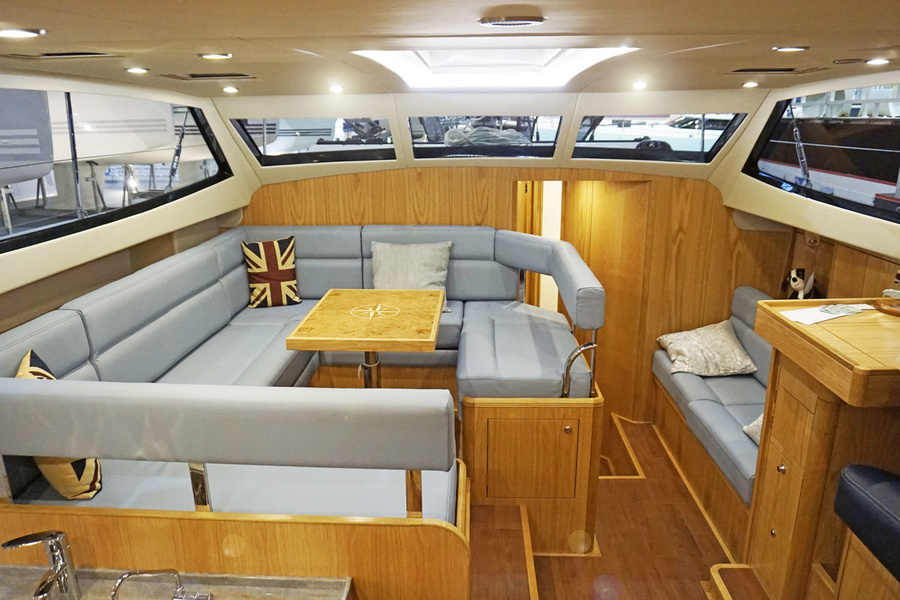 High interior ceilings Southerly 480