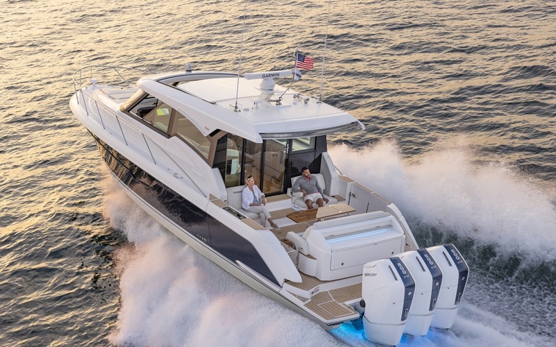 Tiara 48 LE