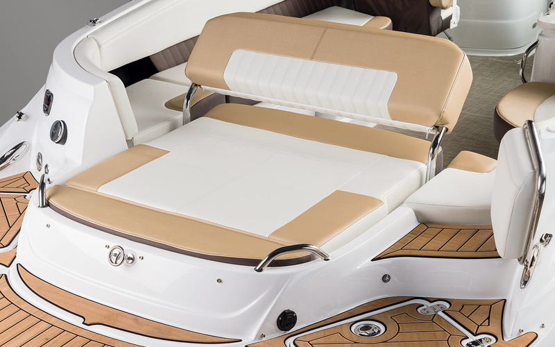 Cruisers Yachts 298 South Beach Edition - Bow Rider