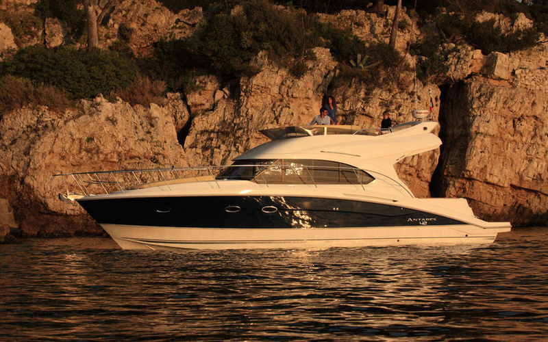 Beneteau Antares 42