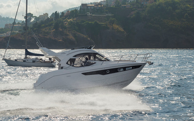 Galeon 300 Fly