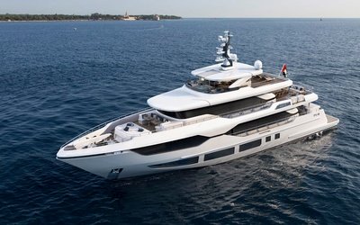 Majesty 120