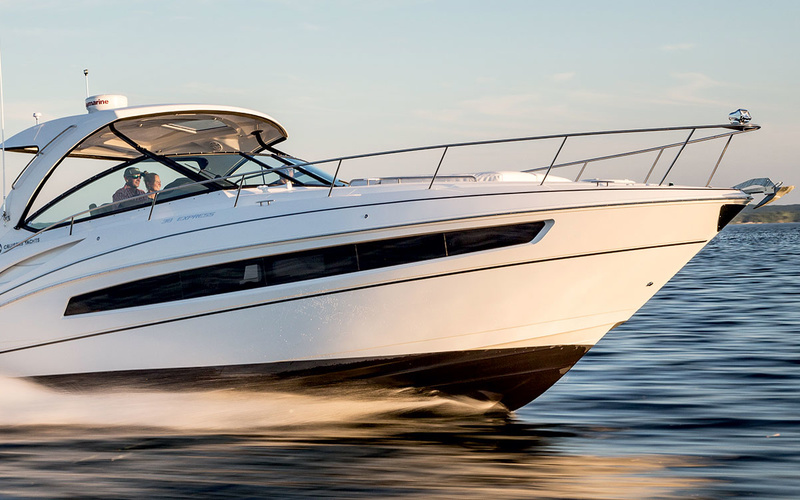 Cruisers Yachts 38 Express