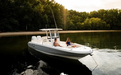 Sea Hunt Escape 28