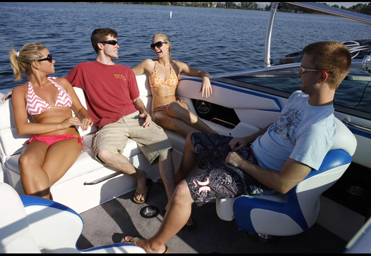 Regal 2200 Bowrider