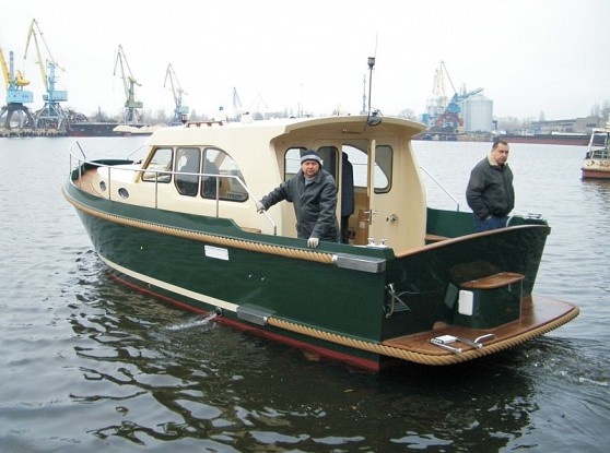 Gemond boatyard Freedom 30 ft/hull 01