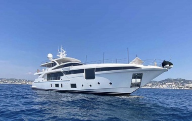 Azimut Pura Vida of Liverpool