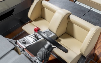 Cormate Chase 32